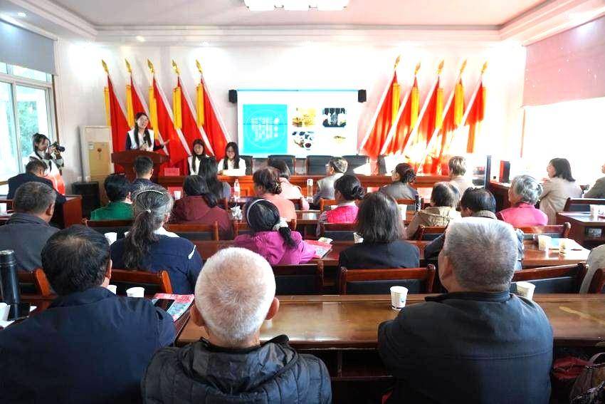 标题:省委讲师团、kaiyun登录中国入口登录赴华容区开展“大思政课”“百马行动”观摩宣讲活动.docx